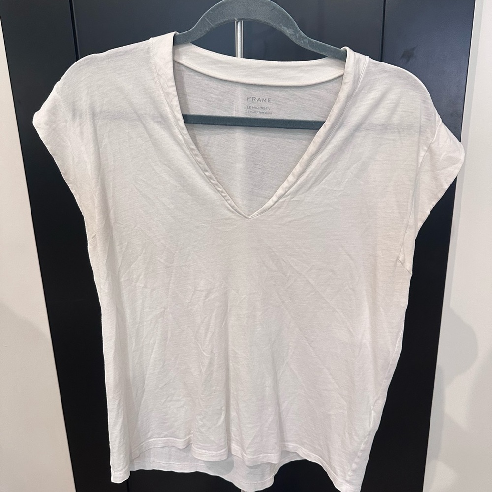 Frame Denim Women's Cream V-Neck Tee